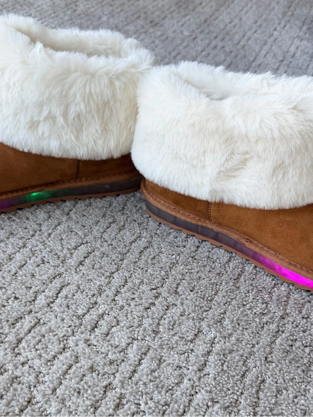 Sugar Kids Tan & Cream faux fur ankle light up boots Size 3